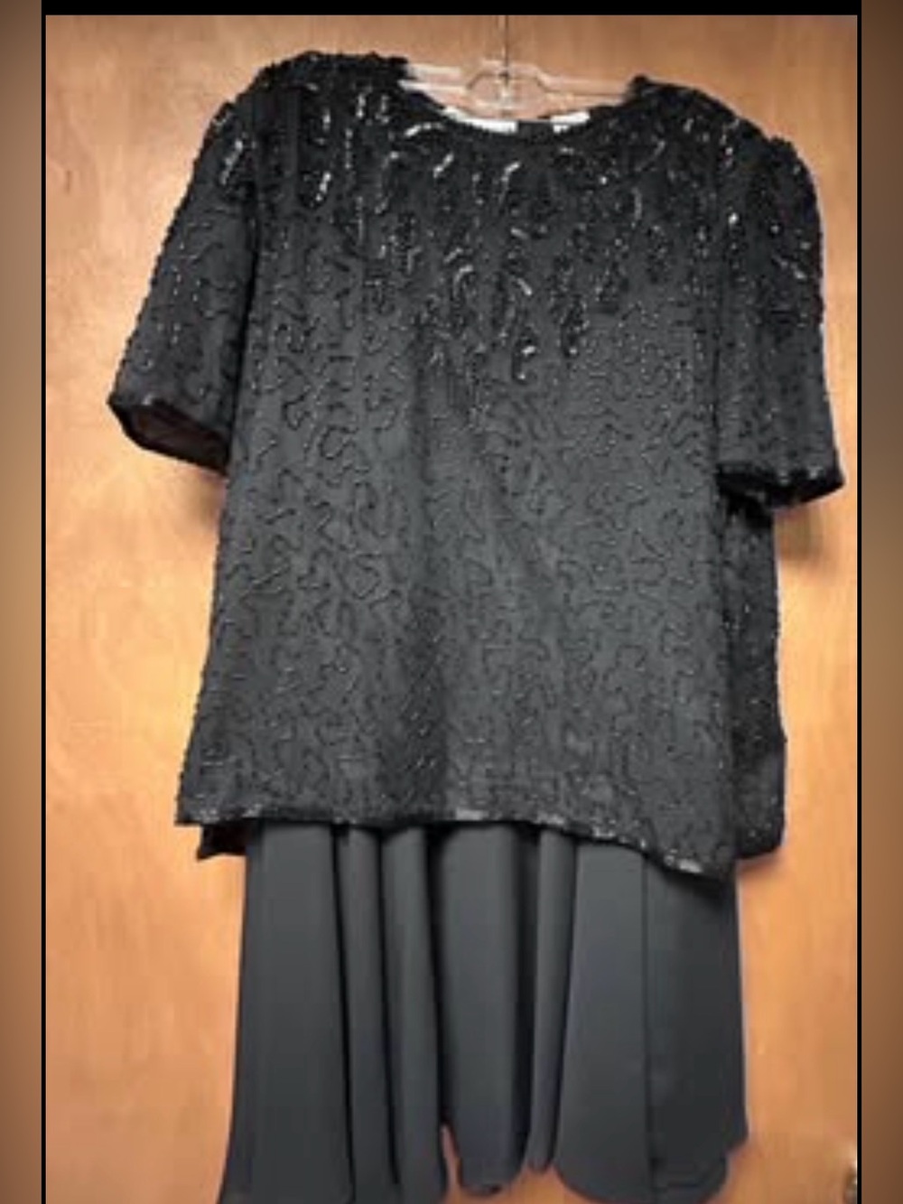 Black Beaded Short-Sleeve Evening Two-Piece Evening Dress.